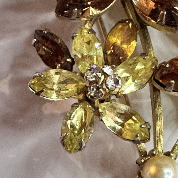 Vintage Vendome Brooch Flower Gold Tone Topaz Color Rhinestones Flower Pin 3 In - Picture 13 of 16